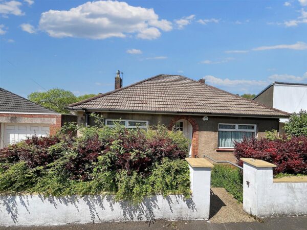 East Grove Road, Newport