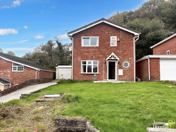 Bryn Rhedyn, Coed-y-Cwm, Pontypridd