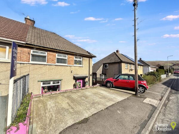 Garth Avenue, Glyncoch, Pontypridd