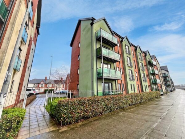 Copper Dome Mews, Newport