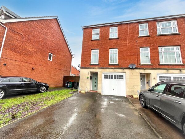 Brigantine Way, Newport