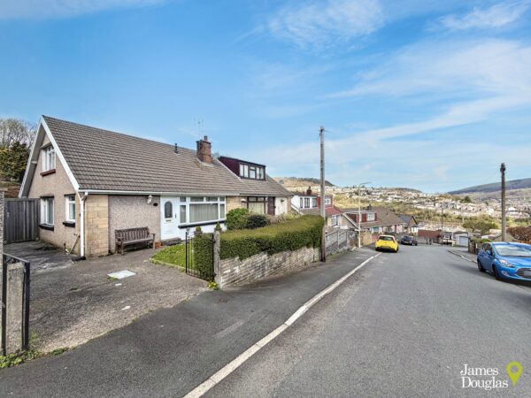 Coed Isaf Road, Maesycoed, Pontypridd