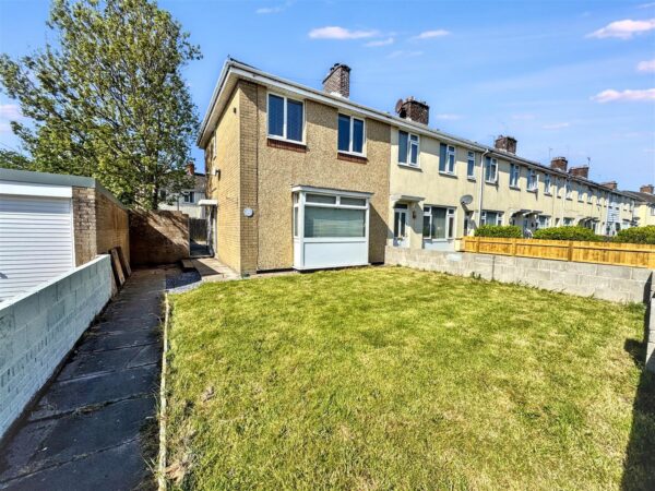 Maesglas Crescent, Newport