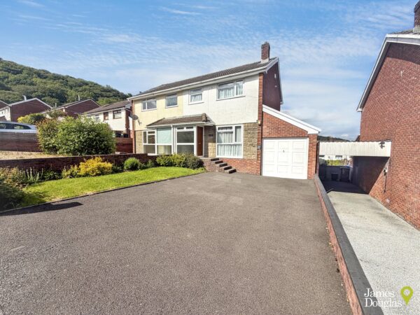 Lan Close, Graigwen, Pontypridd