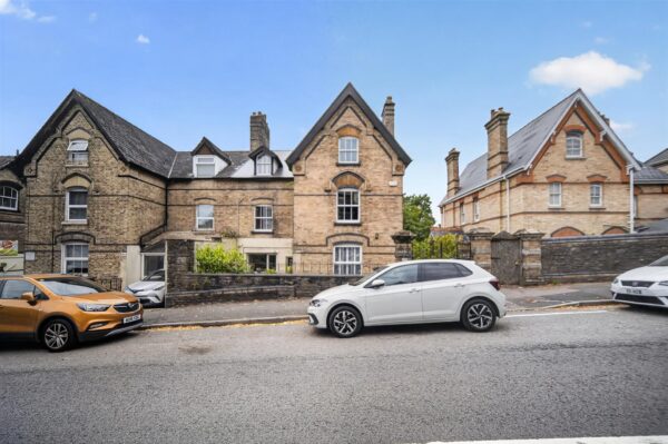 Stow Park Avenue, Newport