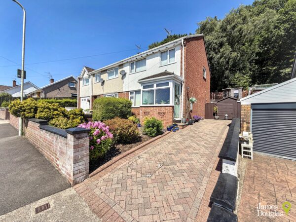 Lanwood Road, Graigwen, Pontypridd