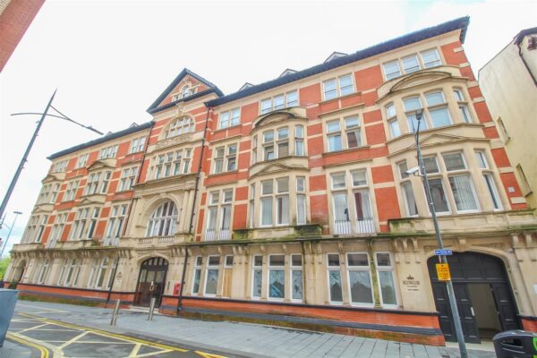 11 Kings Court, High Street, Newport